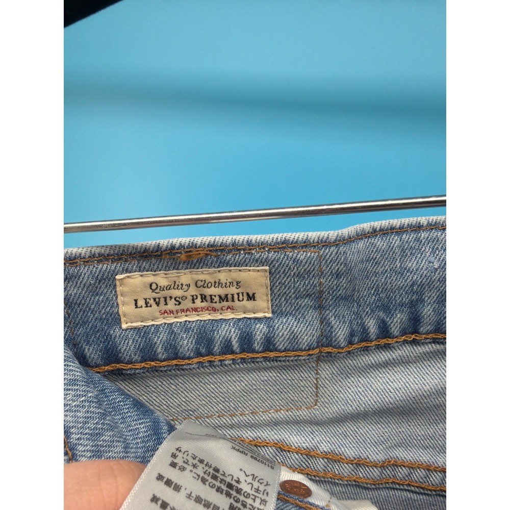 Levis Premium 502 Regular Taper Jeans Mens W29 L30 Light Wash Blue Denim - Picture 3 of 6